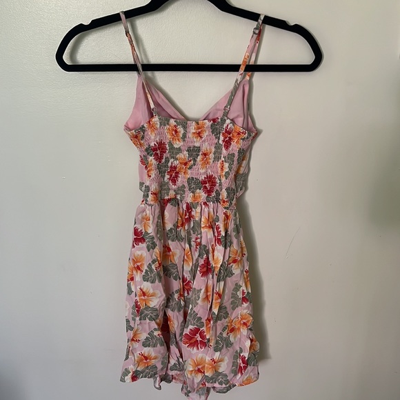 Hollister - Picture 2 of 2